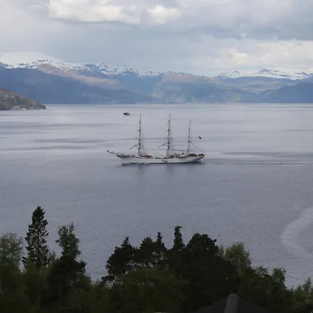 Fjordhytte-13 *